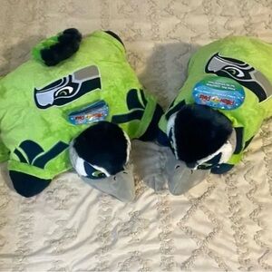 Plush Pillow Pet - Green and Blue